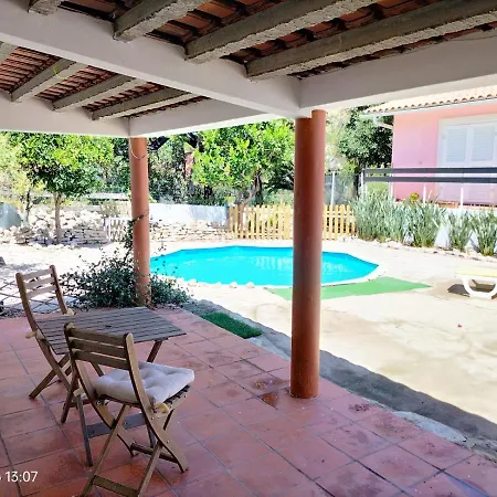 In A Rustic House With Swimming Pool Apartamento