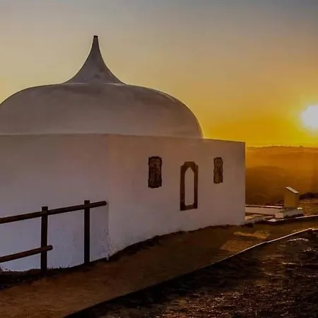 In A Rustic House With Swimming Pool * Sesimbra