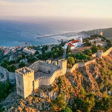 In A Rustic House With Swimming Pool * Sesimbra