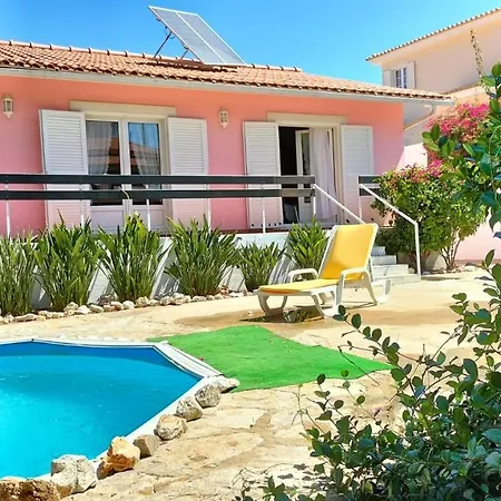 Apartment In A Rustic House With Swimming Pool Sesimbra